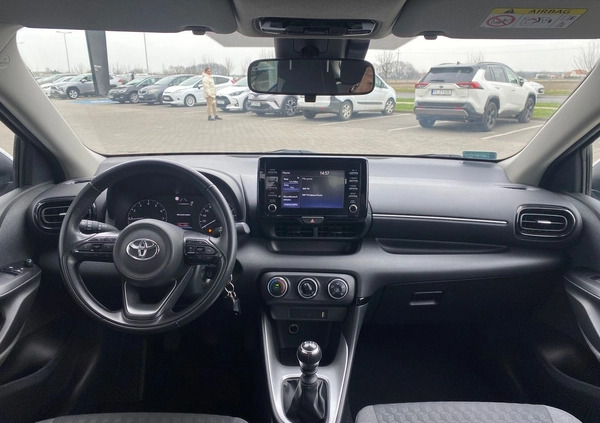 Toyota Yaris cena 63900 przebieg: 121529, rok produkcji 2022 z Brwinów małe 254
